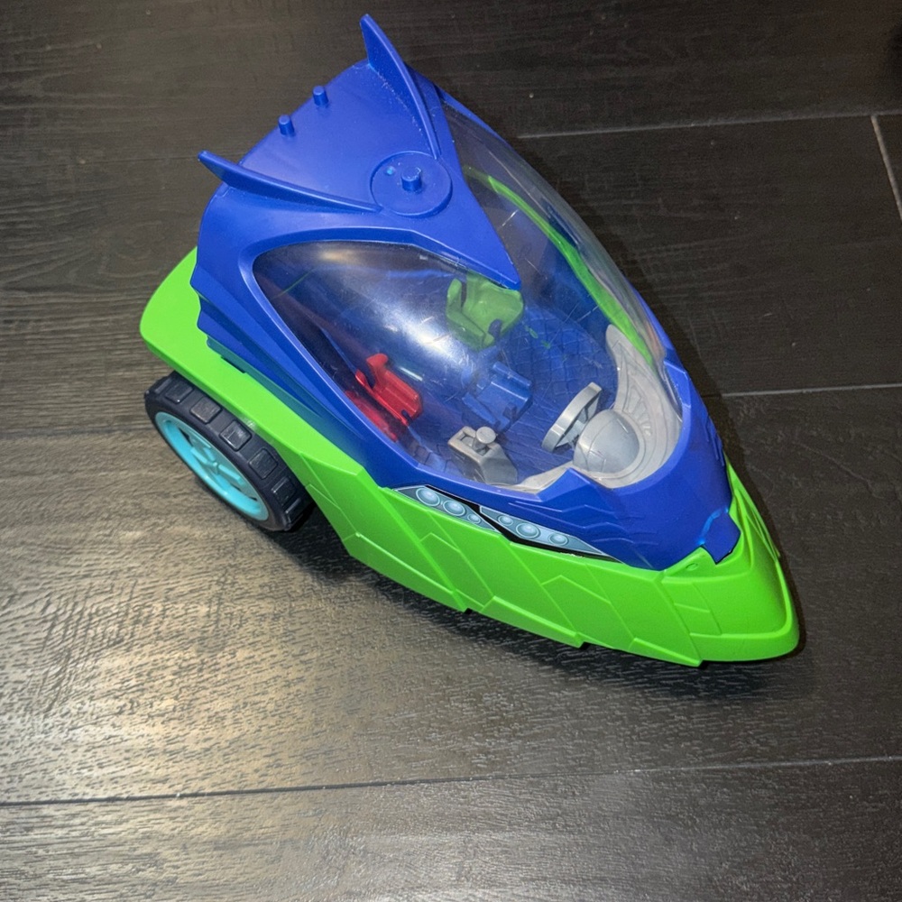 PJ Masks Green Kids Toy Vehicle Truck front (trailer not included)